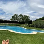Renovado Con Jardin Privado, Parking ,wifi Y Piscina Osséja