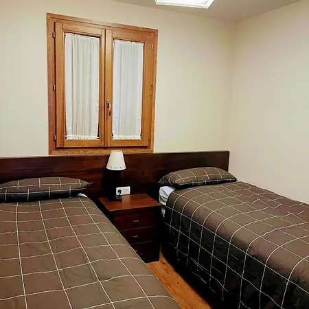 Apartment Renovado Con Jardin Privado, Parking ,wifi Y Piscina Osseja