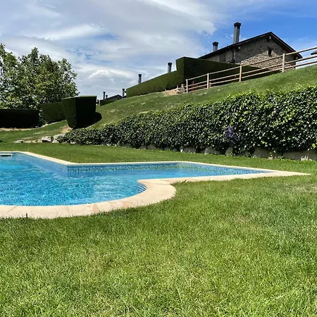 Apartamento Renovado Con Jardin Privado, Piscina, Parking ,Wifi Ideal Familias * Osséja