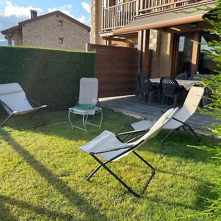 Apartamento Renovado Con Jardin Privado, Piscina, Parking ,Wifi Ideal Familias Osséja