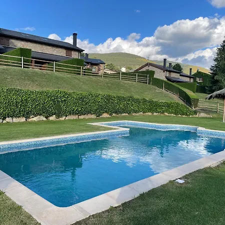 Apartamento Renovado Con Jardin Privado, Piscina, Parking ,Wifi Ideal Familias * Osséja
