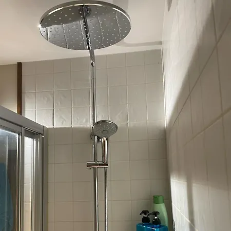 Renovado Con Jardín Privado, Parking ,wifi Y Piscina Apartamento